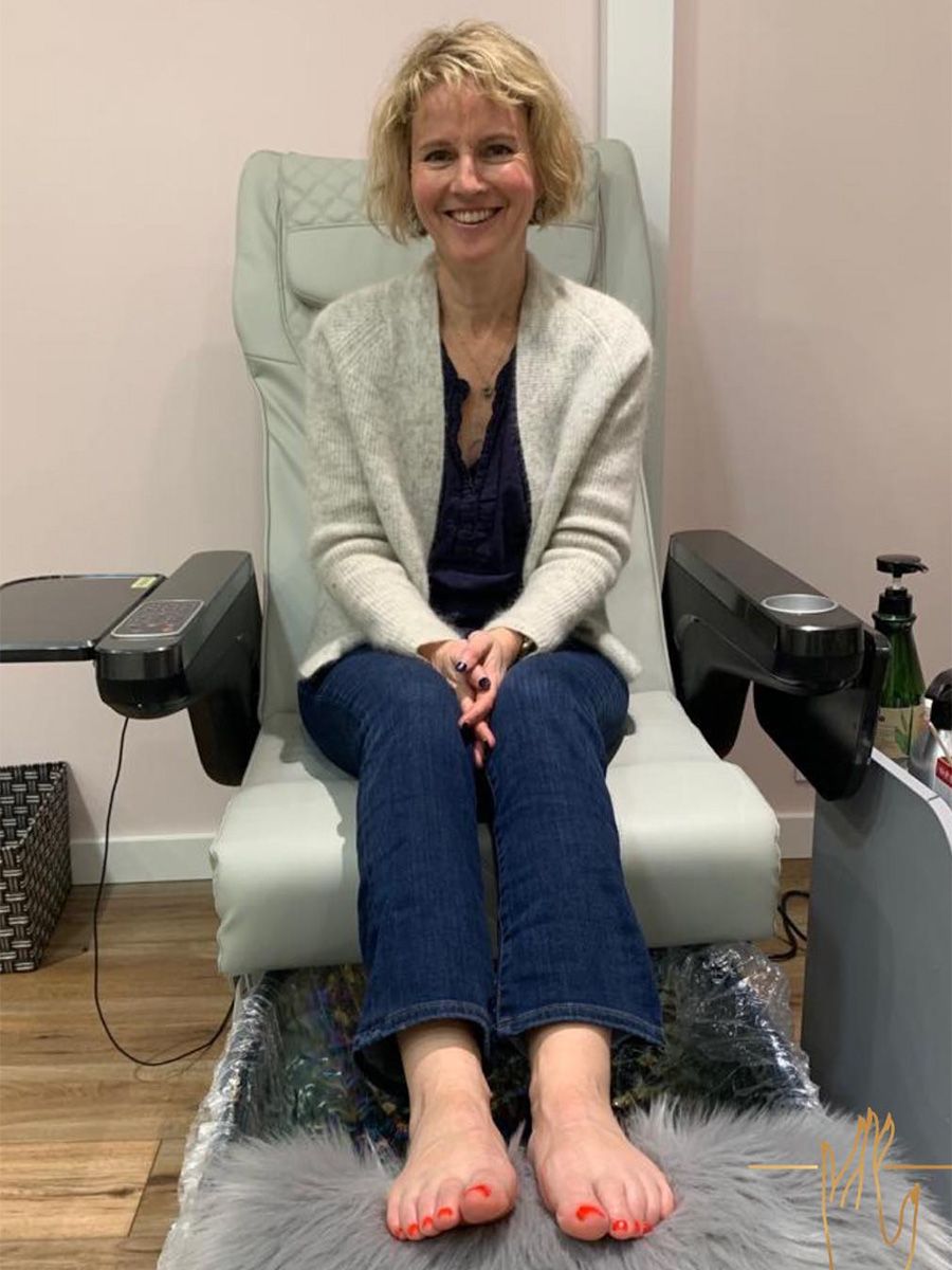 19-pedicure-relaxing-chair