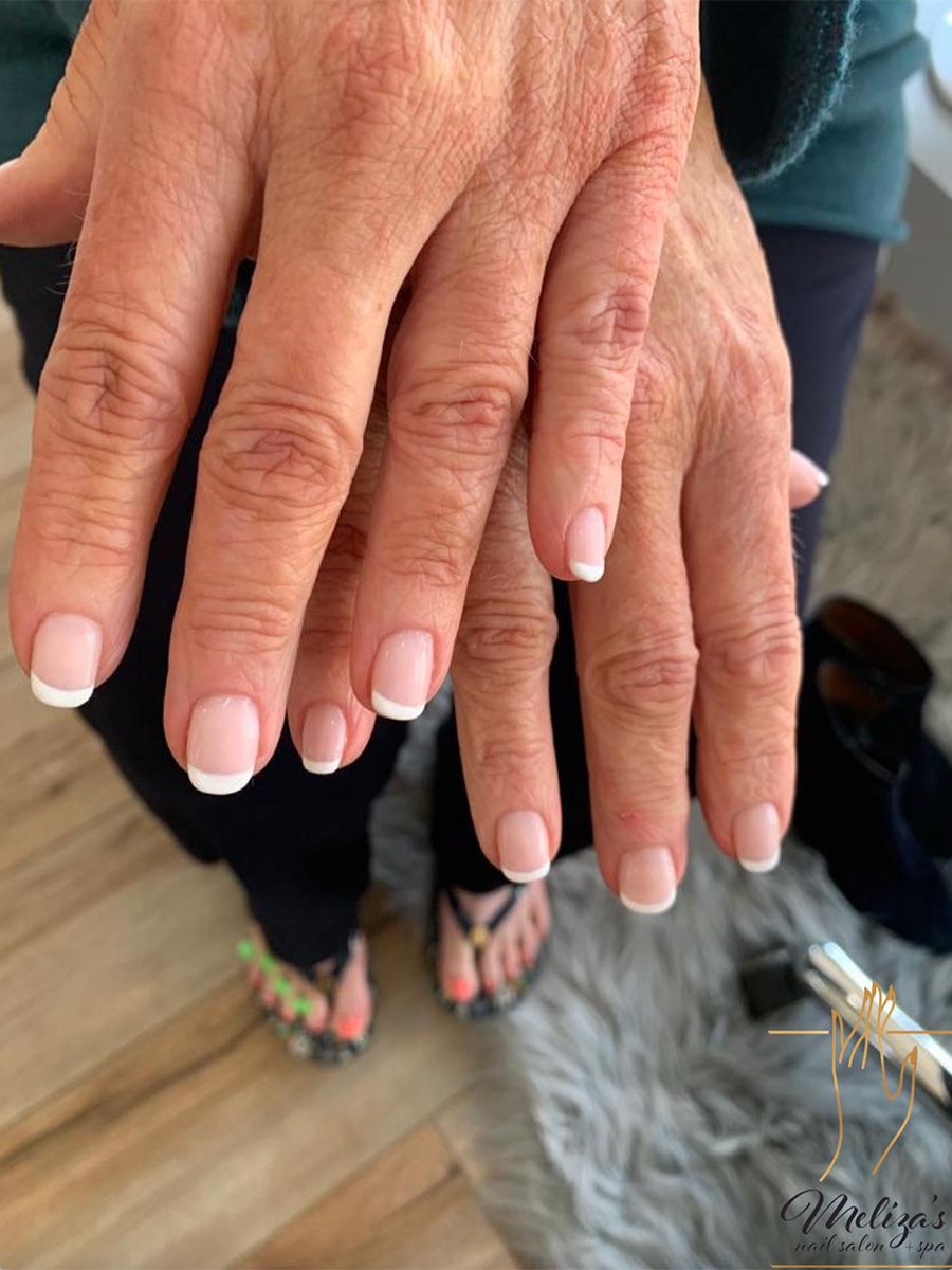 32-shiny-neutral-tones-manicure