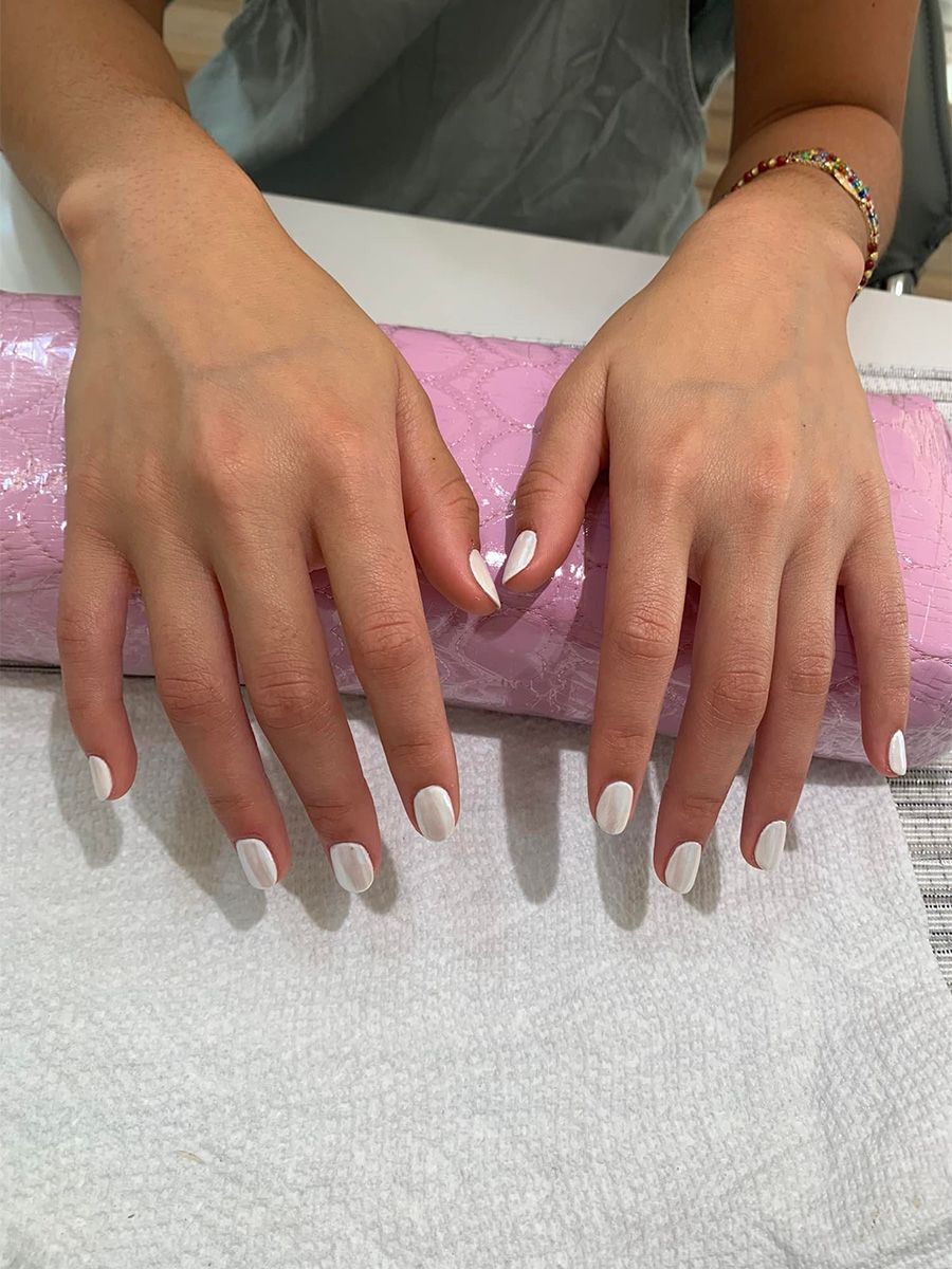 42-paired-hands-pink-nails