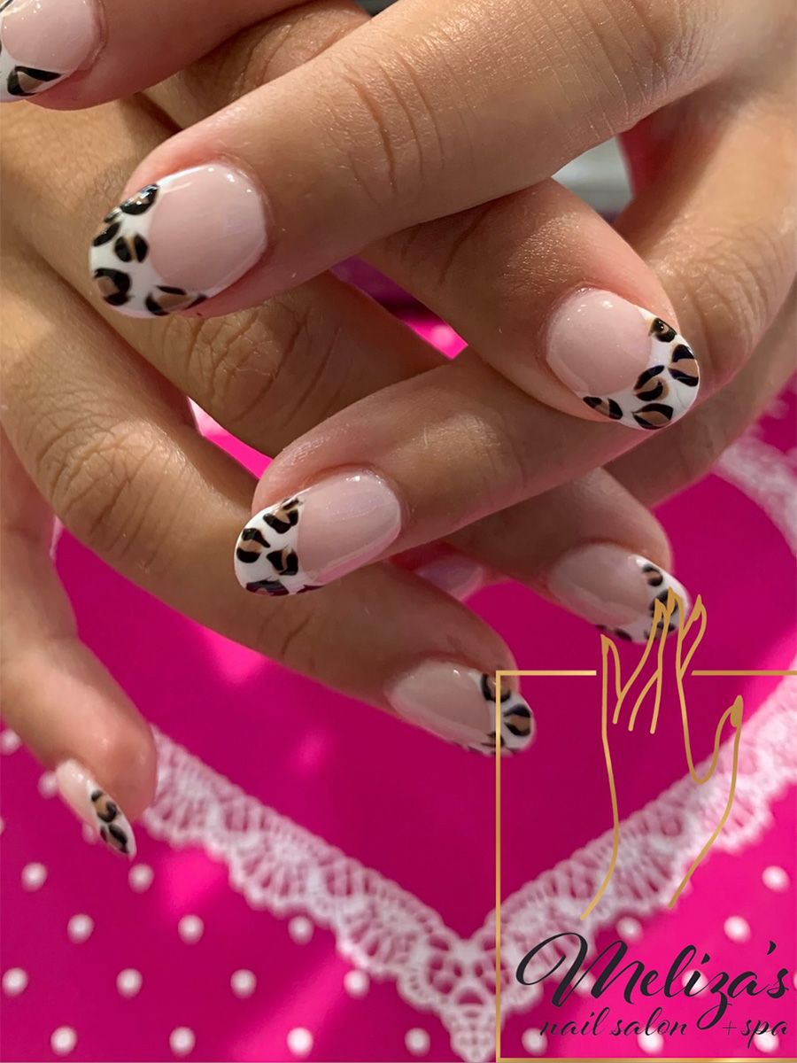 6-festive-manicure-detail