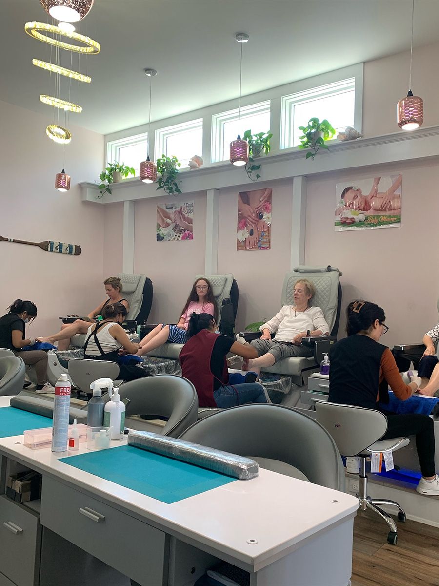 9-nail-salon-camden-team